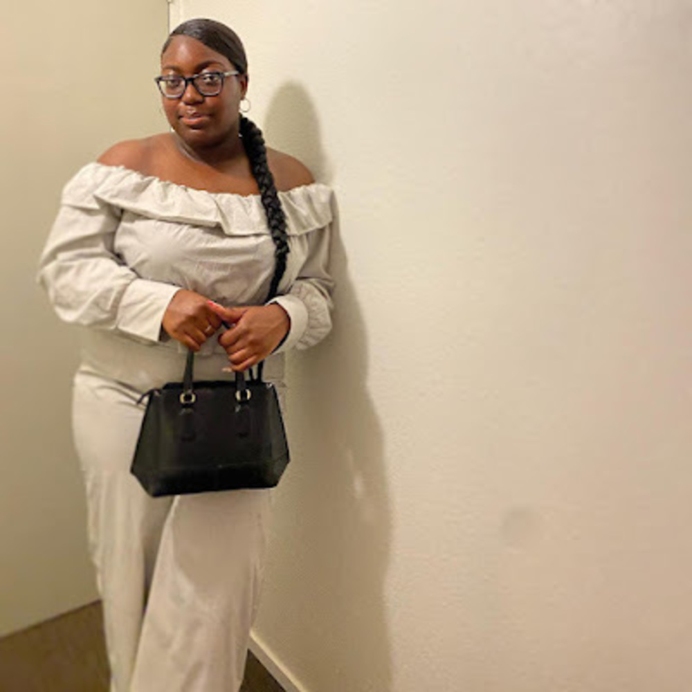Meet your Posher, Yarneé